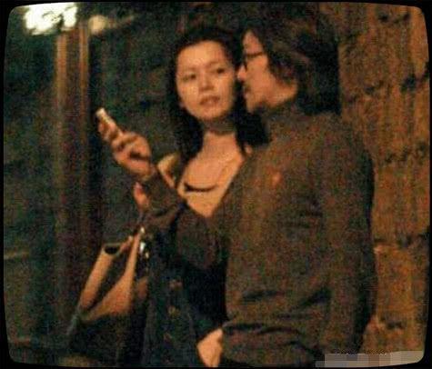 周星驰带孩子出行, 孩子母亲疑似曝光, 隐瞒12年还是暴露了