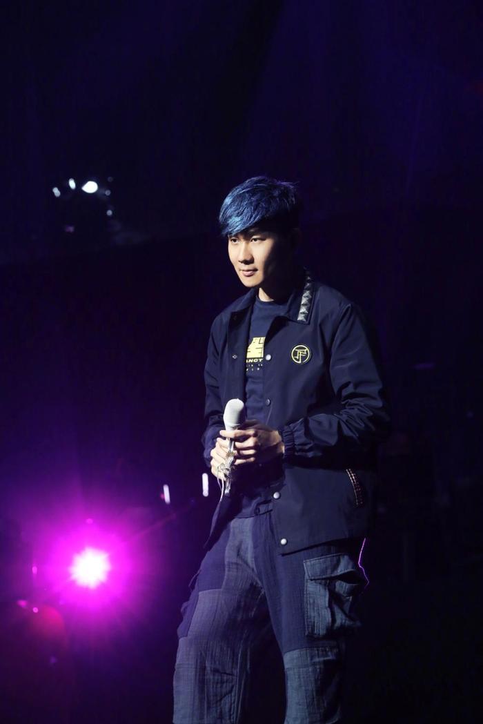 林俊杰微博发长文感慨出道十五年, 时光匆匆要不断前行!