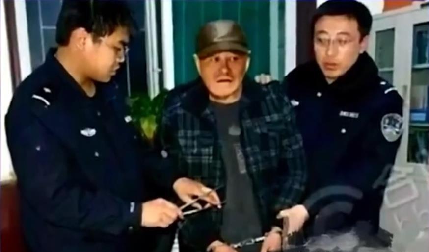 赵本山被捕入狱？现场照曝光花60亿都自救不成？当事人出面回应