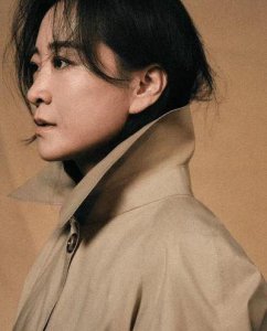 ​贾玲个人资料简介及（贾玲个人资料简介及老公照片）