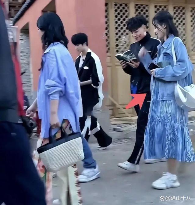 黄子韬节目求婚徐艺洋 网友:有一种熟人作案的尬尴