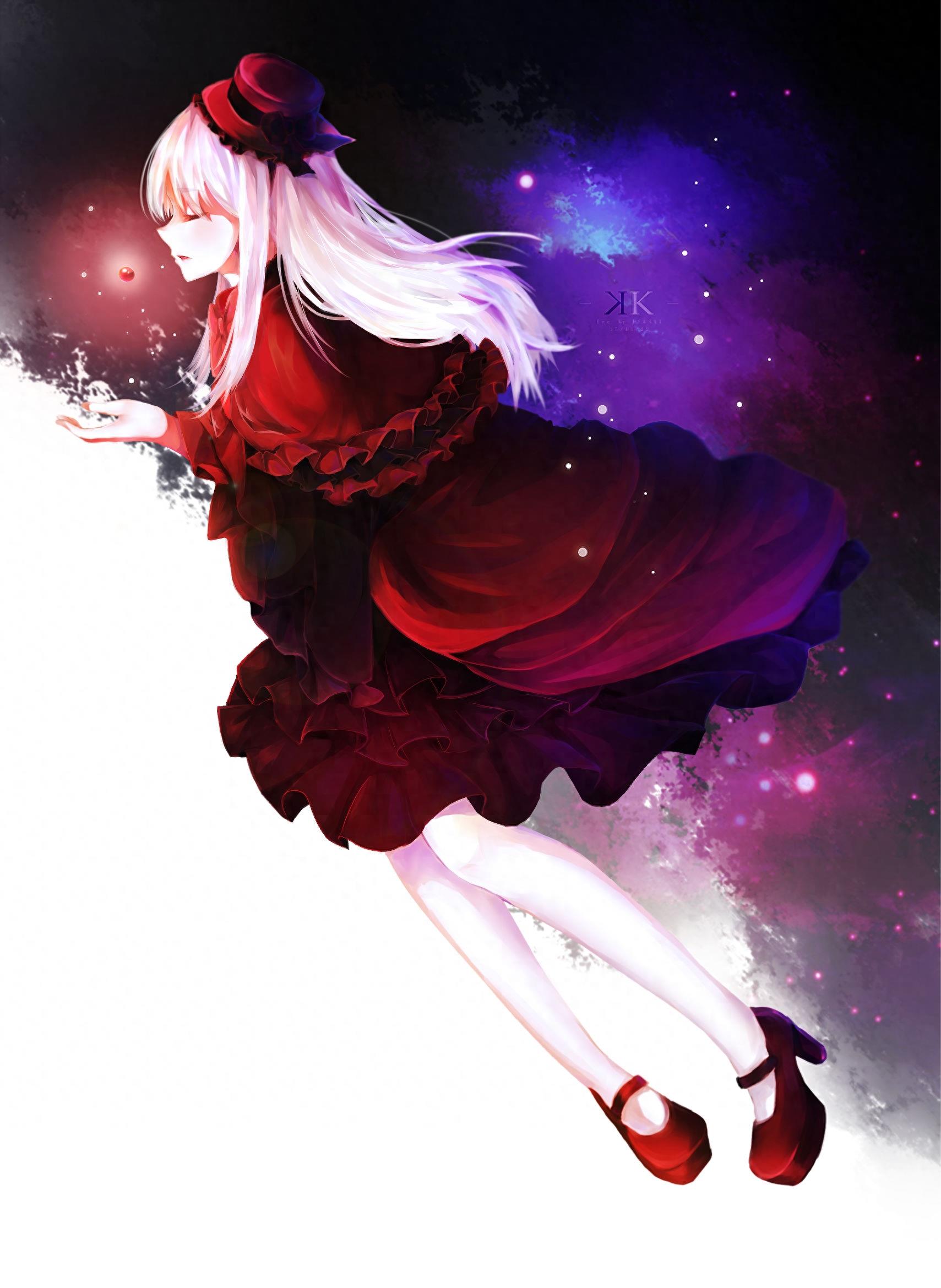 红衣白发的哥特萝莉栉名安娜，长相如人偶公主甜美可爱