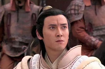 ​鸿钧老祖在一株柳树下休息，得到一滴灵液，成为先天圣人的师傅！