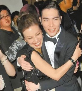 ​相比林有慧，陪伴徐克36年、63岁被插足的施南生，到底输在了哪里