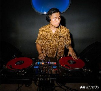 ​狗哥姜Gary晒妻子正面照，二人对比明显，妻子好身材不比宋智孝差