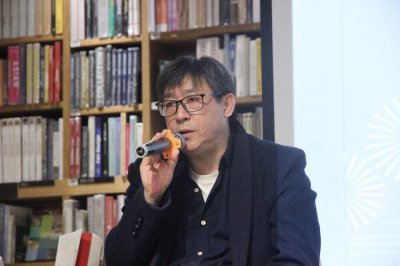 ​70后作家阿丁来渝签售：重庆是我的第二故乡