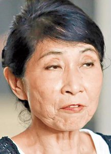 ​她是戏精“港独”议员，公然否认自己是中国人，俩儿子定居国外