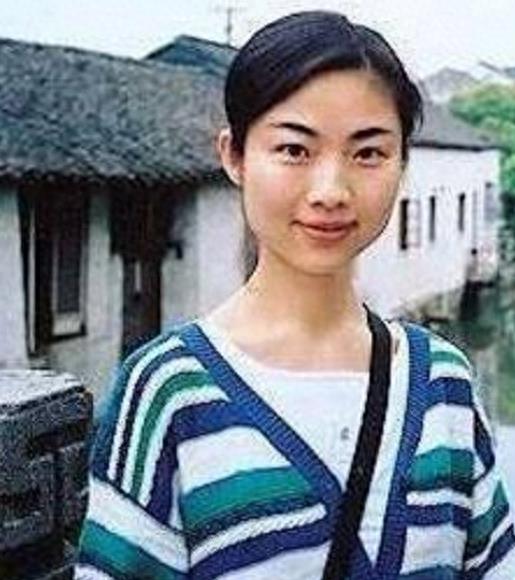 央视著名主持人康辉近照 妻子刘雅洁低调贤惠