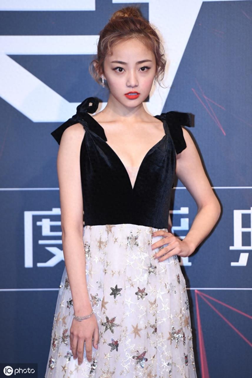 吴佳怡个人相册，性感又富有女人味