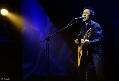 ​备受欢迎的歌曲 梁博《男孩》