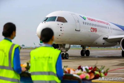 ​国产大飞机C919试飞江都