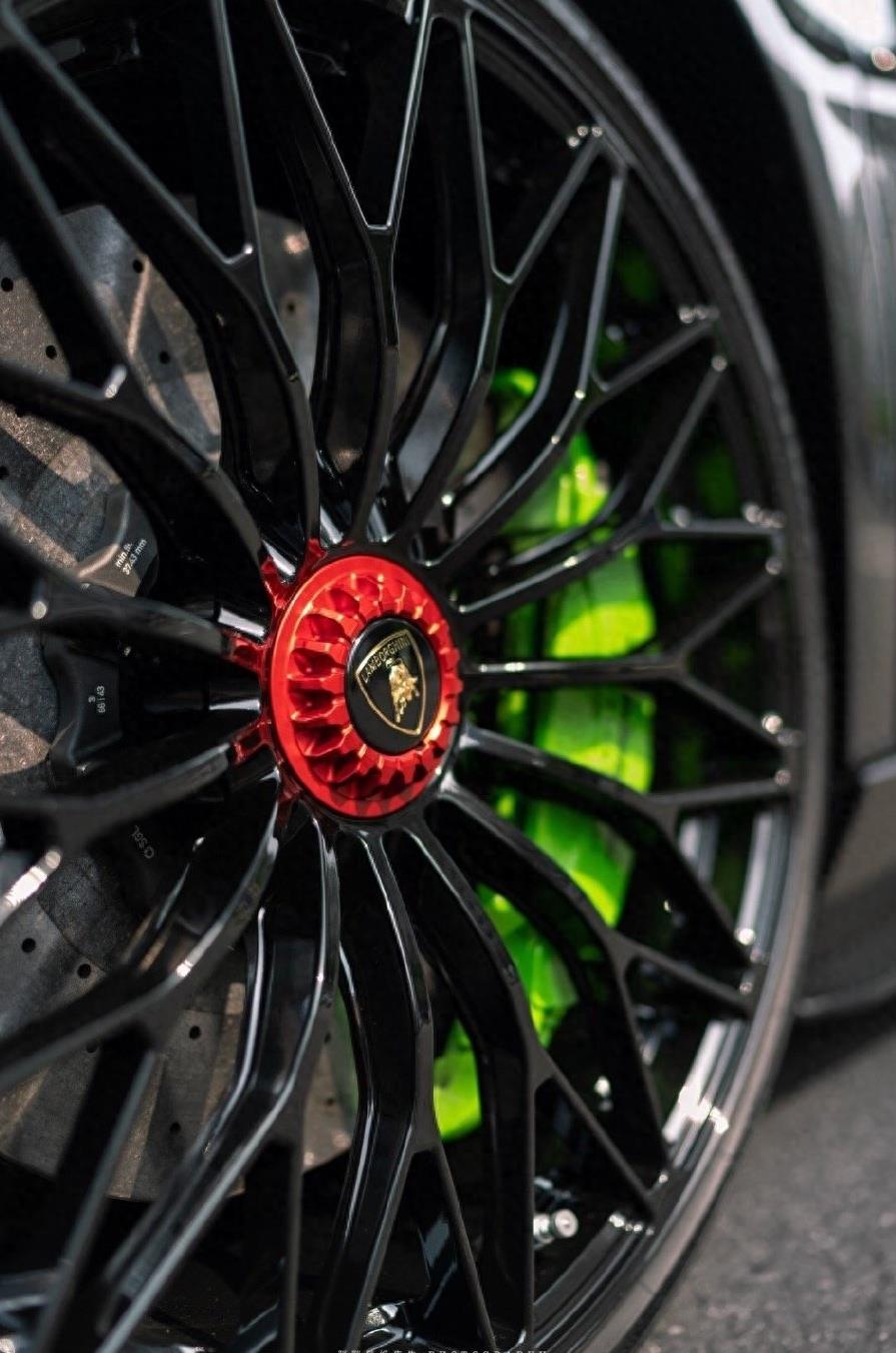 兰博基尼大牛壁纸,帅气侧漏