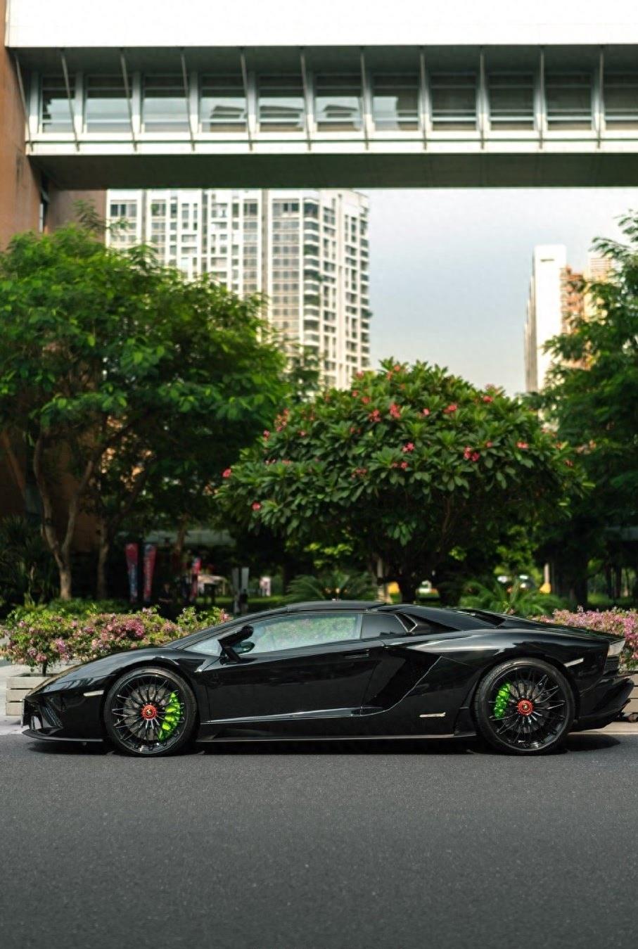 兰博基尼大牛壁纸,帅气侧漏