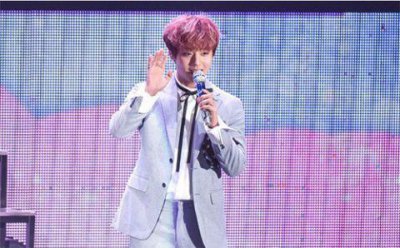 ​#粉丝见偶像当场晕倒#真·“见到爱豆激动得晕过去”