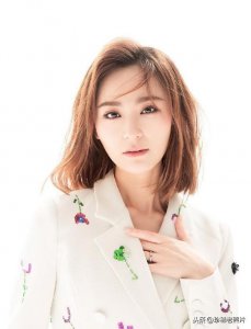 ​河南卫视美女主持人赵靓最美照片，真的太美了