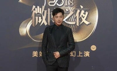 ​微博之夜：罗晋独自走红毯，主持人问他婚后生活，罗晋高情商回应