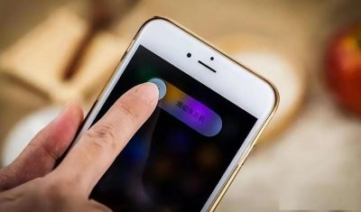 ​晚上睡觉时，手机到底要不要关机？很多人都做错了，快看看吧