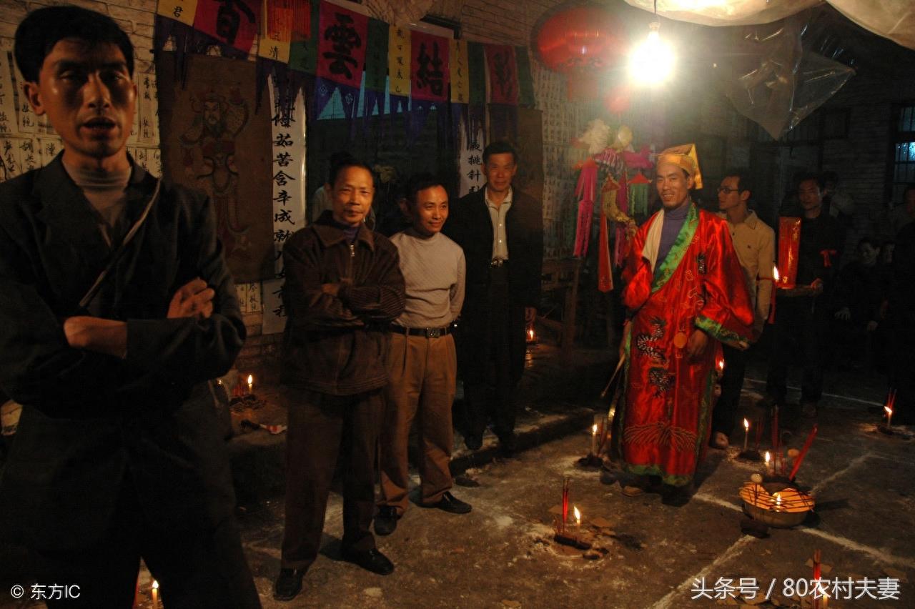 农村丧礼离不开唢呐,这是最传统的旧习俗,往往城里人不理解