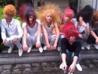 ​他11岁时一手创办“葬爱家族”，长大后被富婆看中，现状成这样