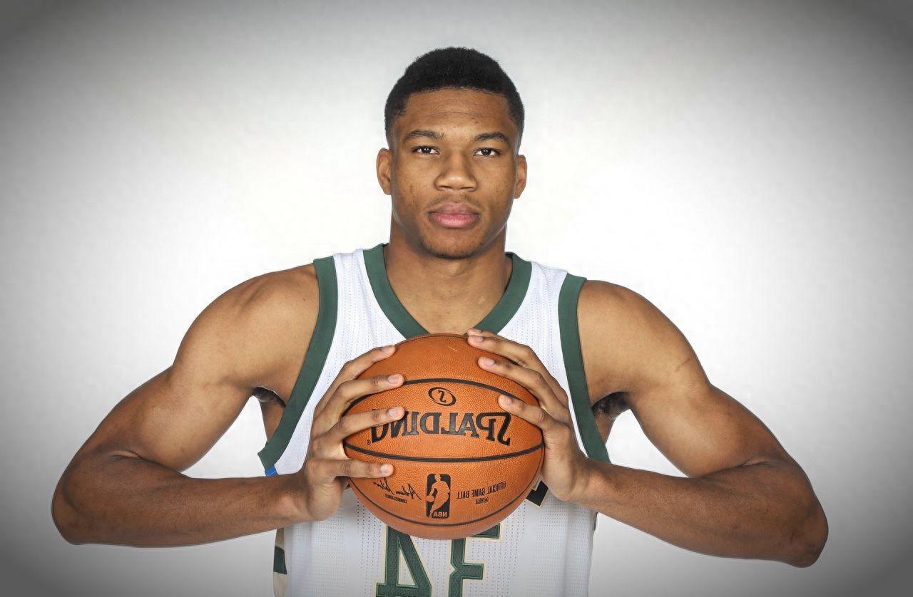 每日一星之字母哥扬尼斯·阿德托昆博,高清壁纸