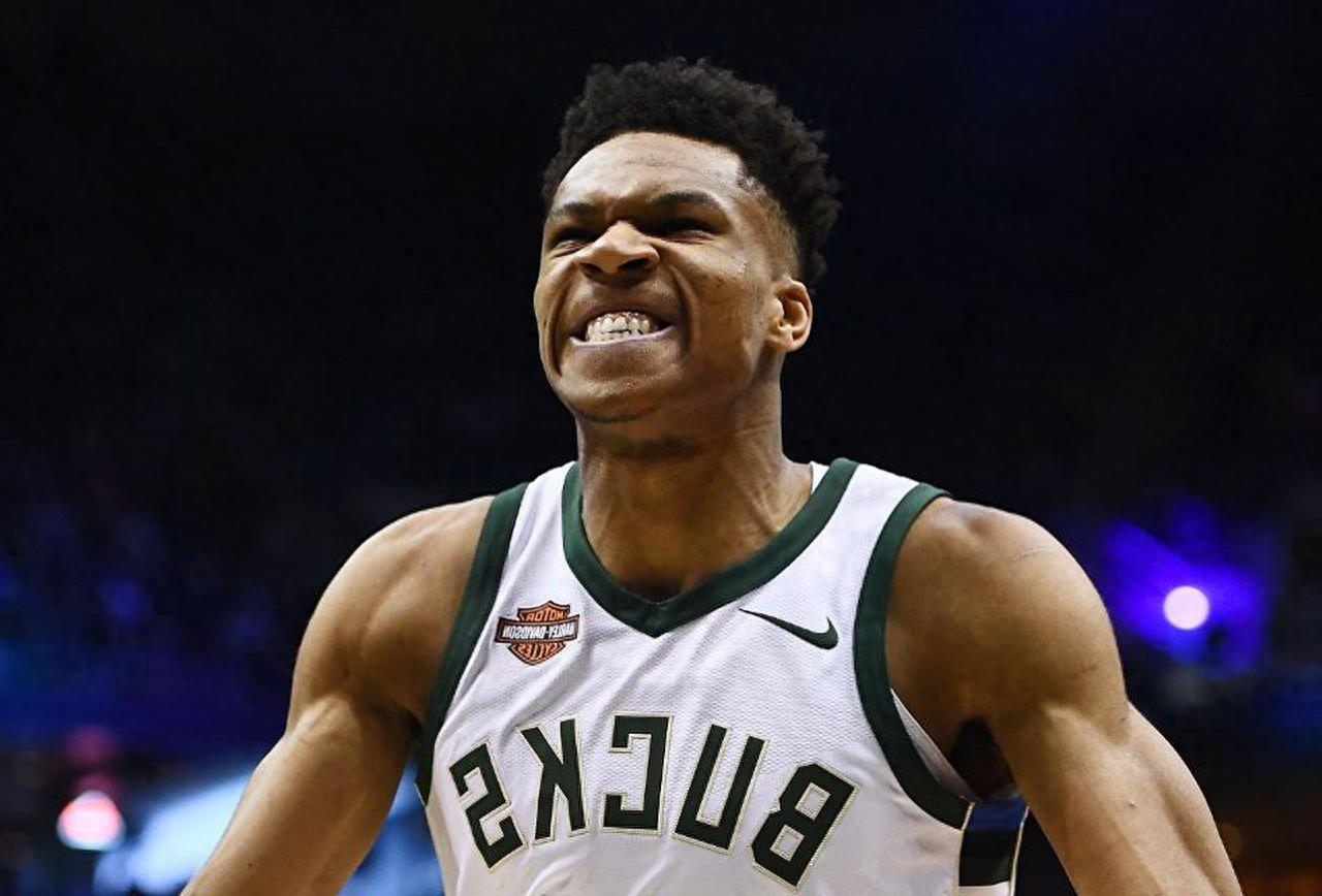 每日一星之字母哥扬尼斯·阿德托昆博,高清壁纸