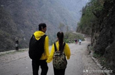 ​向佐郭碧婷同游尼泊尔 网友称郭碧婷太有爱了还亲吻了牛牛