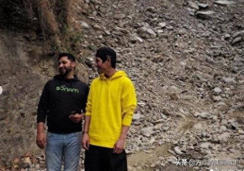 向佐郭碧婷同游尼泊尔 网友称郭碧婷太有爱了还亲吻了牛牛