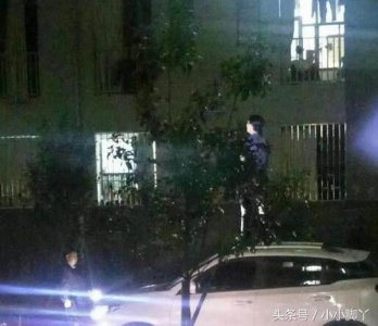 ​男子开车高校表白 保安才是真爱