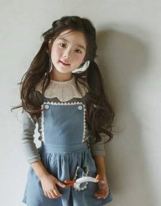 ​韩国最美最红小女孩，美到你赞不绝口，爸妈基因太强大了