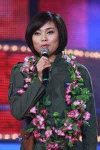 ​何晓莉：我国首批歼击机女飞行员