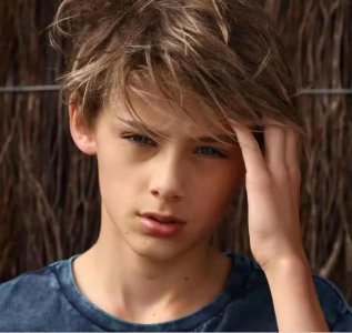 ​三年前，被评为“世界上第一帅”的13岁少年，现在长什么样子了