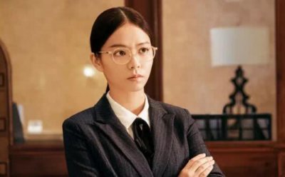 ​有种反差叫《西虹市首富》中的夏竹，当初嫌弃她土，现成时尚宠儿