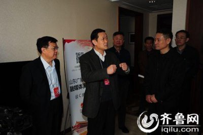 ​刘俭朴看望慰问山东广播电视台两会报道团队