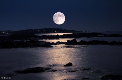 ​佳联欣赏：月来满地水 云起一天山 也可试对上联或下联