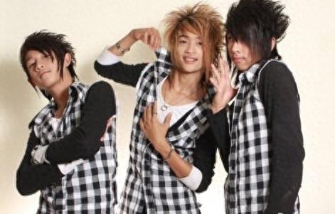 还记得当年越南的杀马特组合吗：如今已是小鲜肉