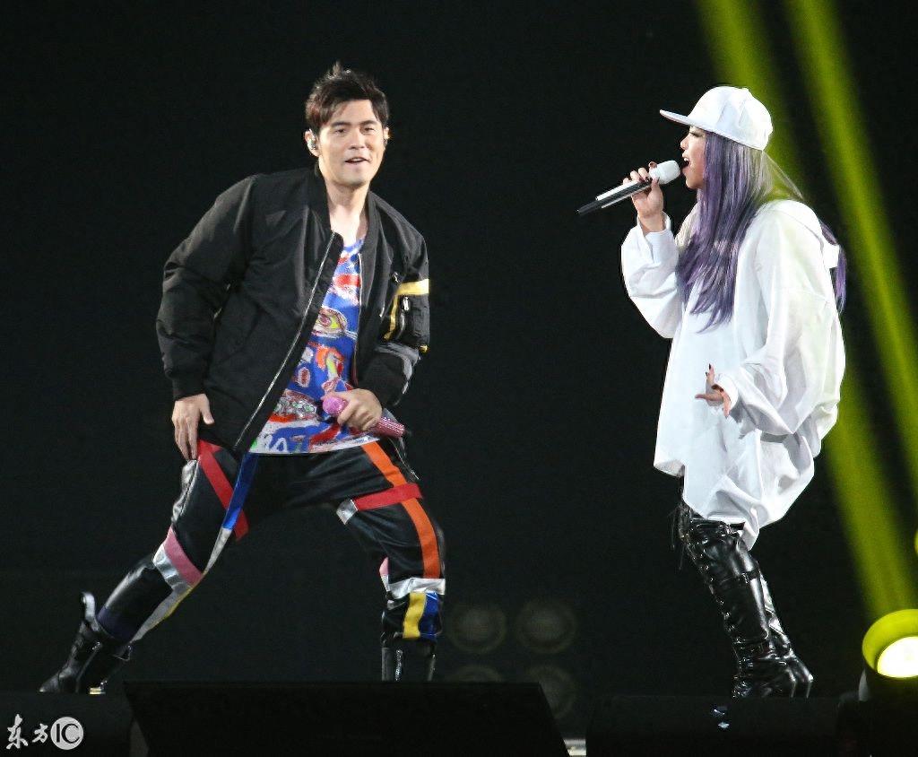 周杰伦《地表最强》演唱会最终场，与张惠妹连唱八首全场嗨爆