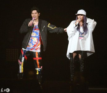 ​周杰伦《地表最强》演唱会最终场，与张惠妹连唱八首全场嗨爆