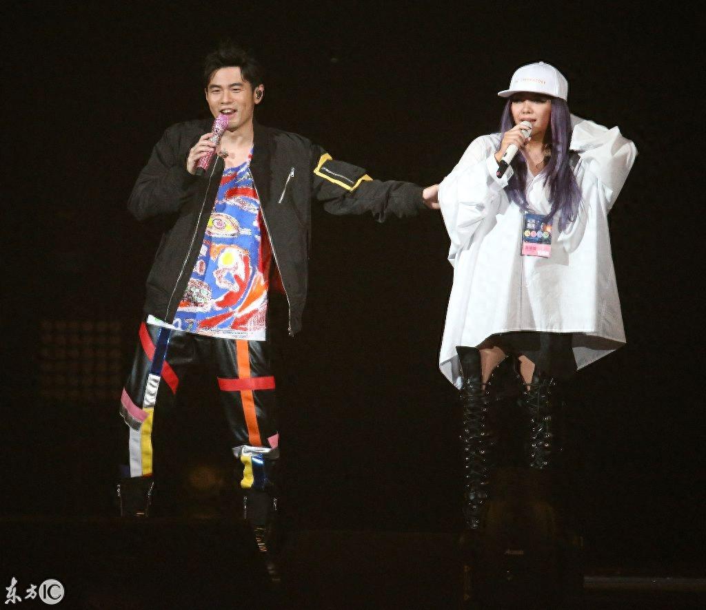 周杰伦《地表最强》演唱会最终场，与张惠妹连唱八首全场嗨爆