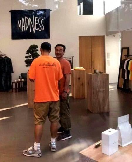 网友日本偶遇余文乐与陈奕迅