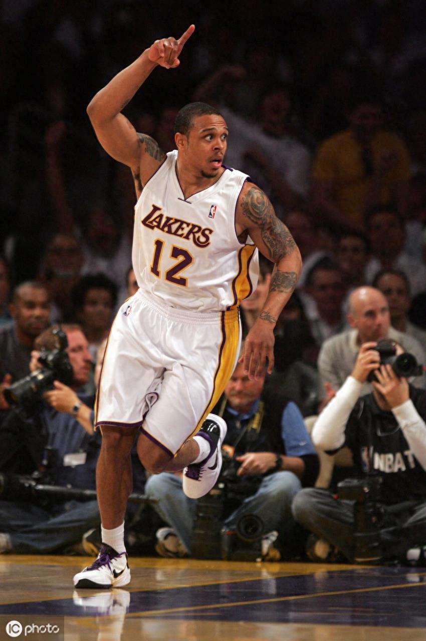 香农·布朗(Shannon Brown)