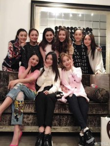 ​“泰迪家族”今昔对比照曝光，被吐槽像网红，谁年轻时秒杀你？