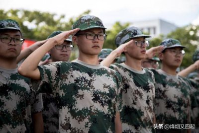 ​新生开学时，负责军训的教官来自哪？很多人都猜错了