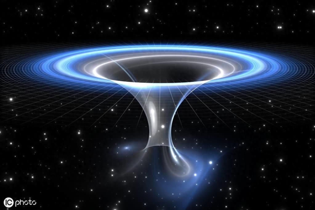 首张黑洞照片公布,这是人类第一次看到黑洞的真实样子