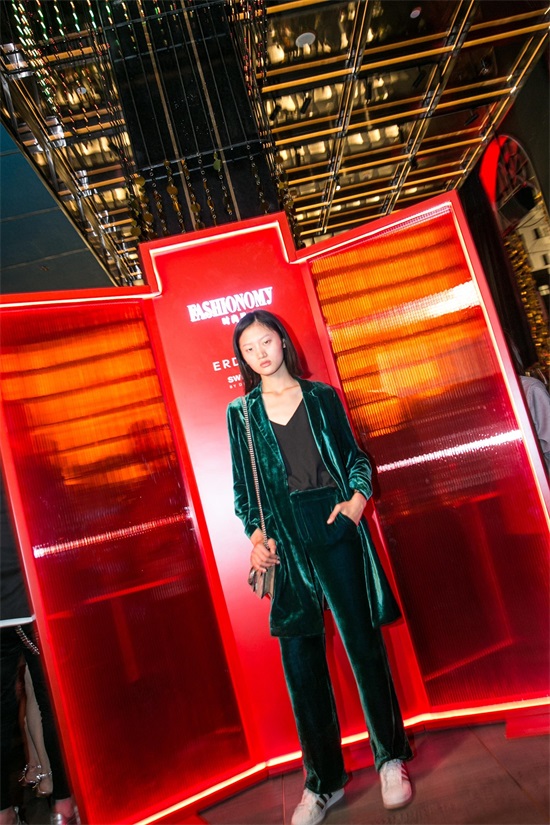 模特储镒恬博主FashionBangz等身穿ERDOS出席FASHIONOMY 时尚派对
