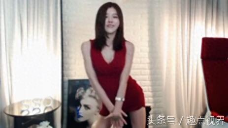 游戏主播电臀舞曝光 丰臀爆美白外漏