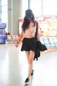 ​41岁韩雪清凉美照大秀，火辣身材惊艳网友