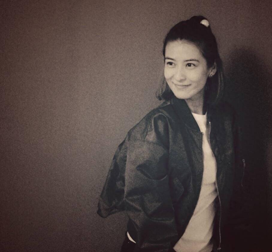 她在《虎啸龙吟》中扮演阴险小人何驸马，而现实她却是素颜女神！