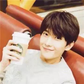 杨洋帅气阳光头像