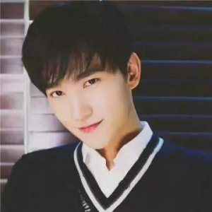 ​杨洋帅气阳光头像