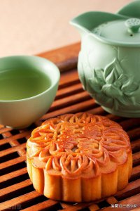 ​有没有好奇莲蓉月饼里的莲蓉是什么东西？它又是怎么做出来的？